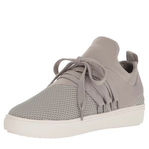 Steve Madden Lancer Sneaker in Grey